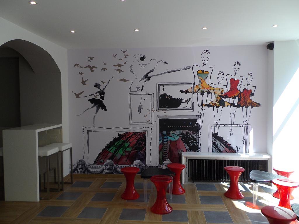 Perfect Hotel & Hostel Paris Ngoại thất bức ảnh The interior of the café