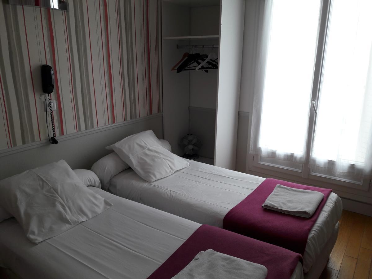 Perfect Hotel & Hostel Paris Phòng bức ảnh A typical room at a Campanile hotel